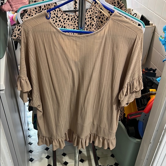 Tan Ruffled V-Neck Top - Picture 4 of 4